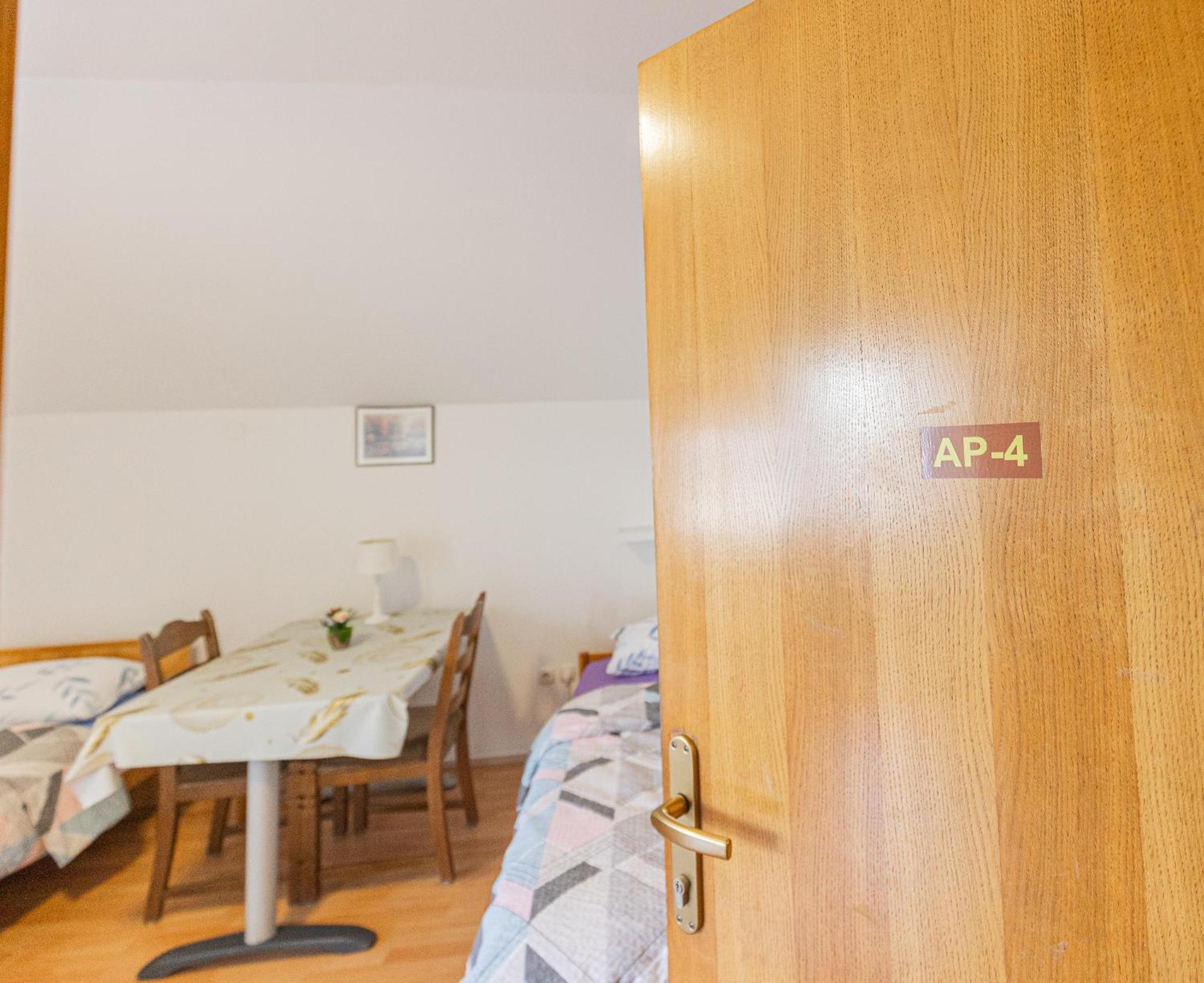 Rooms Kozarje Ljubljana Exterior photo